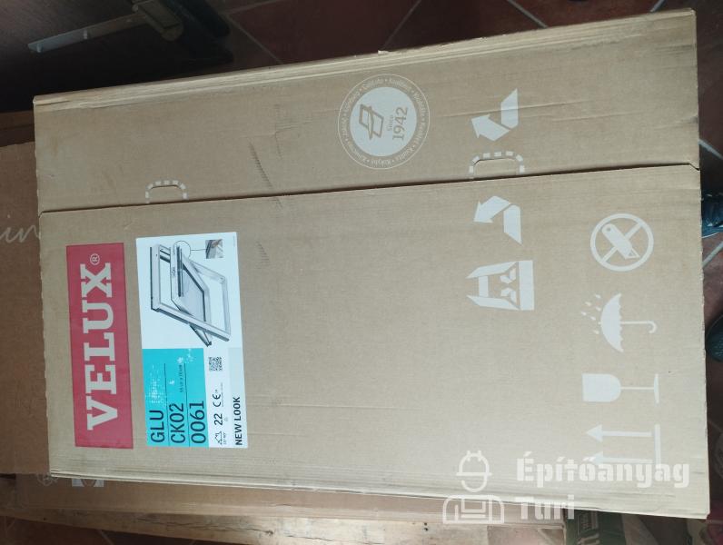 Velux GLU CK02 0061 - új (burkolókerettel)