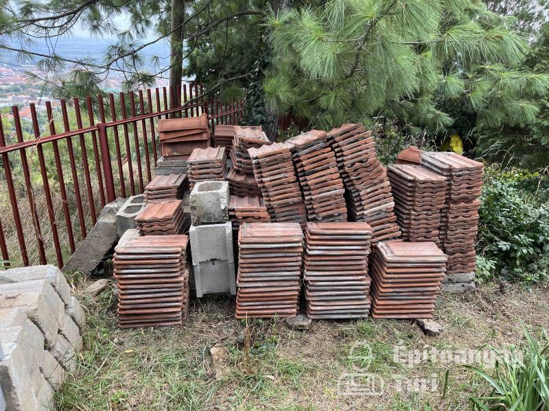 Bontott Békéscsabai tetőcserép 400-450 db