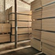 Újrafelhasznált préselt laminált csúszásmentesített fa lemezek - több méretben, azonnal elérhető!