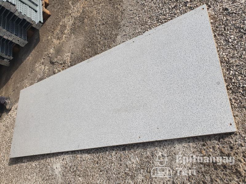 Újrafelhasznált préselt laminált csúszásmentesített fa lemezek - több méretben, azonnal elérhető!