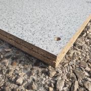 Újrafelhasznált préselt laminált csúszásmentesített fa lemezek - több méretben, azonnal elérhető!