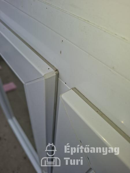 Kétszárnyú, műanyag, két rétegű, bukó-nyíló ablak