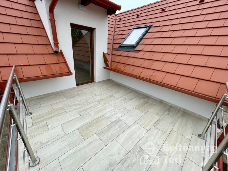 Eladó új Leier tetőcserepek – Granite téglavörös